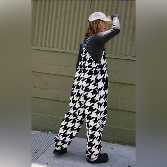 NWT Free People Hit The Slopes Salopette In Houndsstooth - Picture 2 of 3